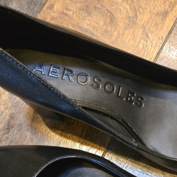 Aerosole Leather Pumps - Picture 5 of 8